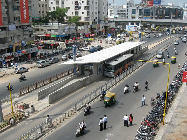 Fig. 25.31 Low-capacity station: Ahmedabad, India.