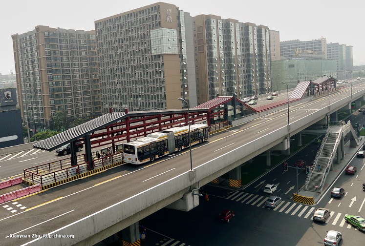 Fig. 25.28 Low-capacity station: Chengdu, China.