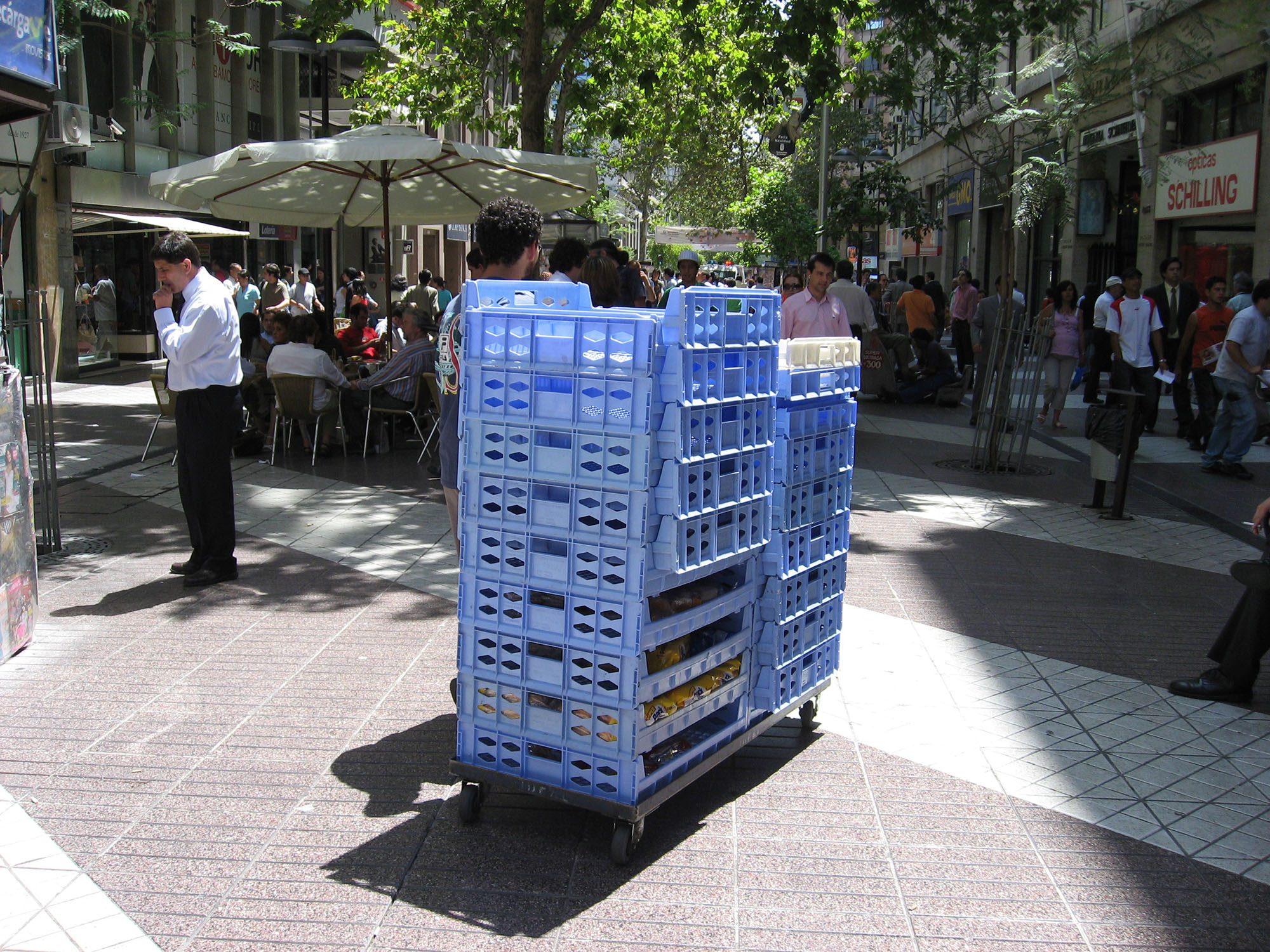 Fig. 22.40 Non-motorized delivery systems, as shown here in Santiago, Chile, can help make transit malls viable for local shop owners.