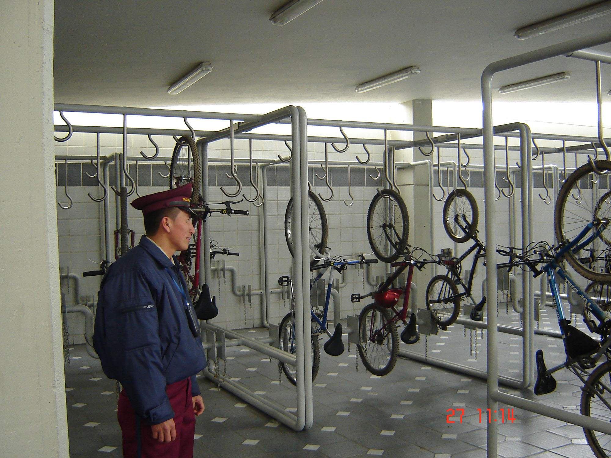 Fig. 31.34 Guarded bicycle parking in Portal Américas, TransMilenio, Bogotá.