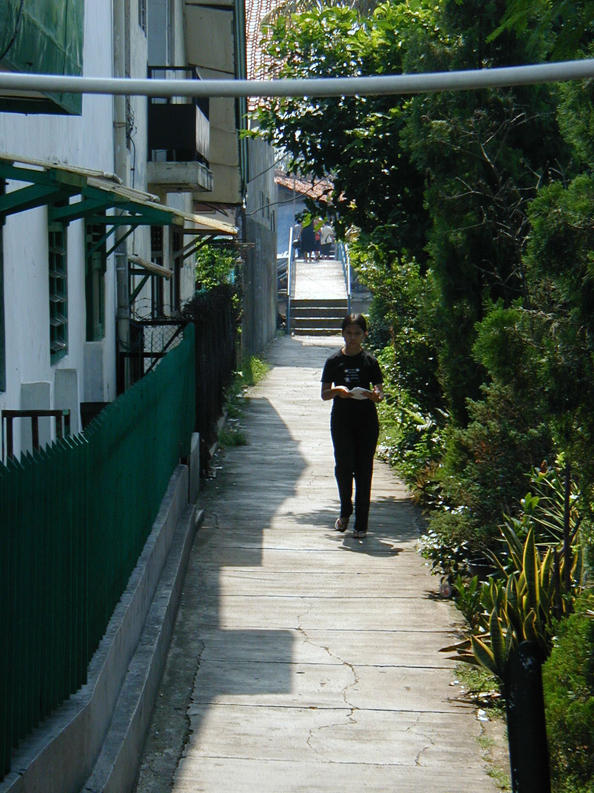 Fig. 29.1 First component of pedestrian access to a BRT system: access routes through the surrounding neighborhood (Jakarta, Indonesia).