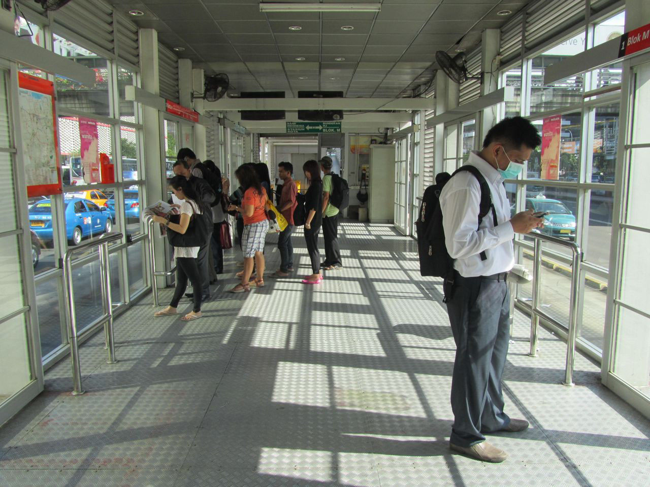 Fig. 29.3 Third component of pedestrian access to a BRT system: circulation inside the station itself (Jakarta, Indonesia).