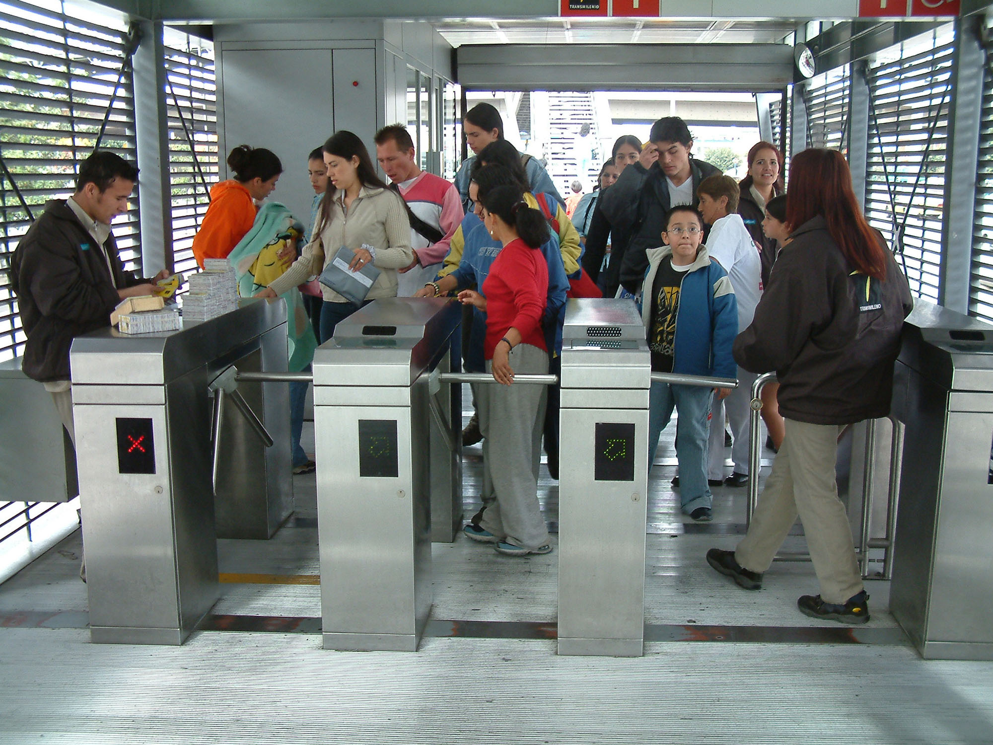 Fig. 18.8 In Bogotá, the contract for purchasing and operating the fare collection equipment was awarded to a single private firm.