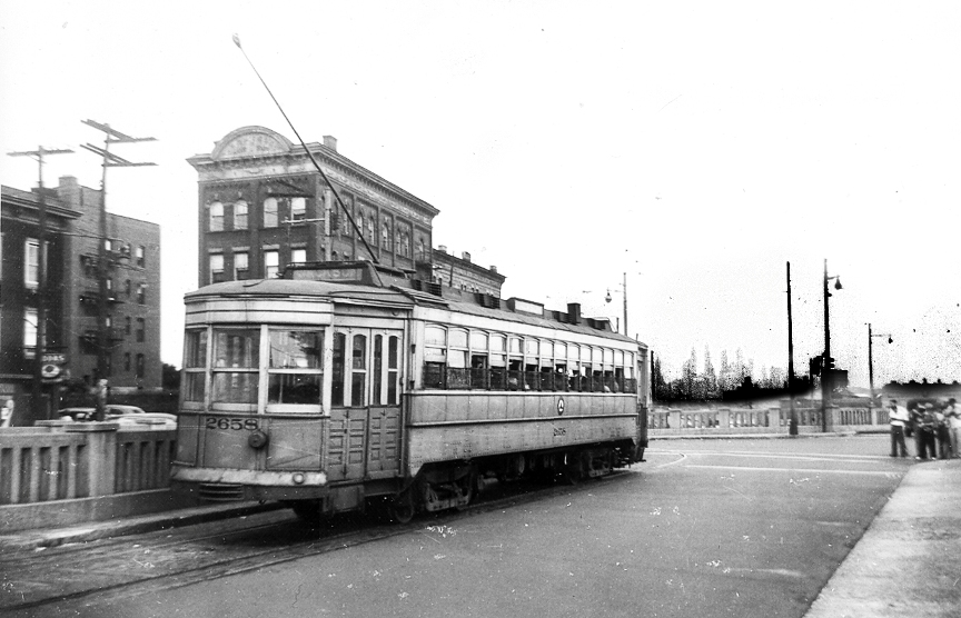 Fig. 33.6 Streetcar in Jersey City, New Jersey, USA, in the 1940s.
