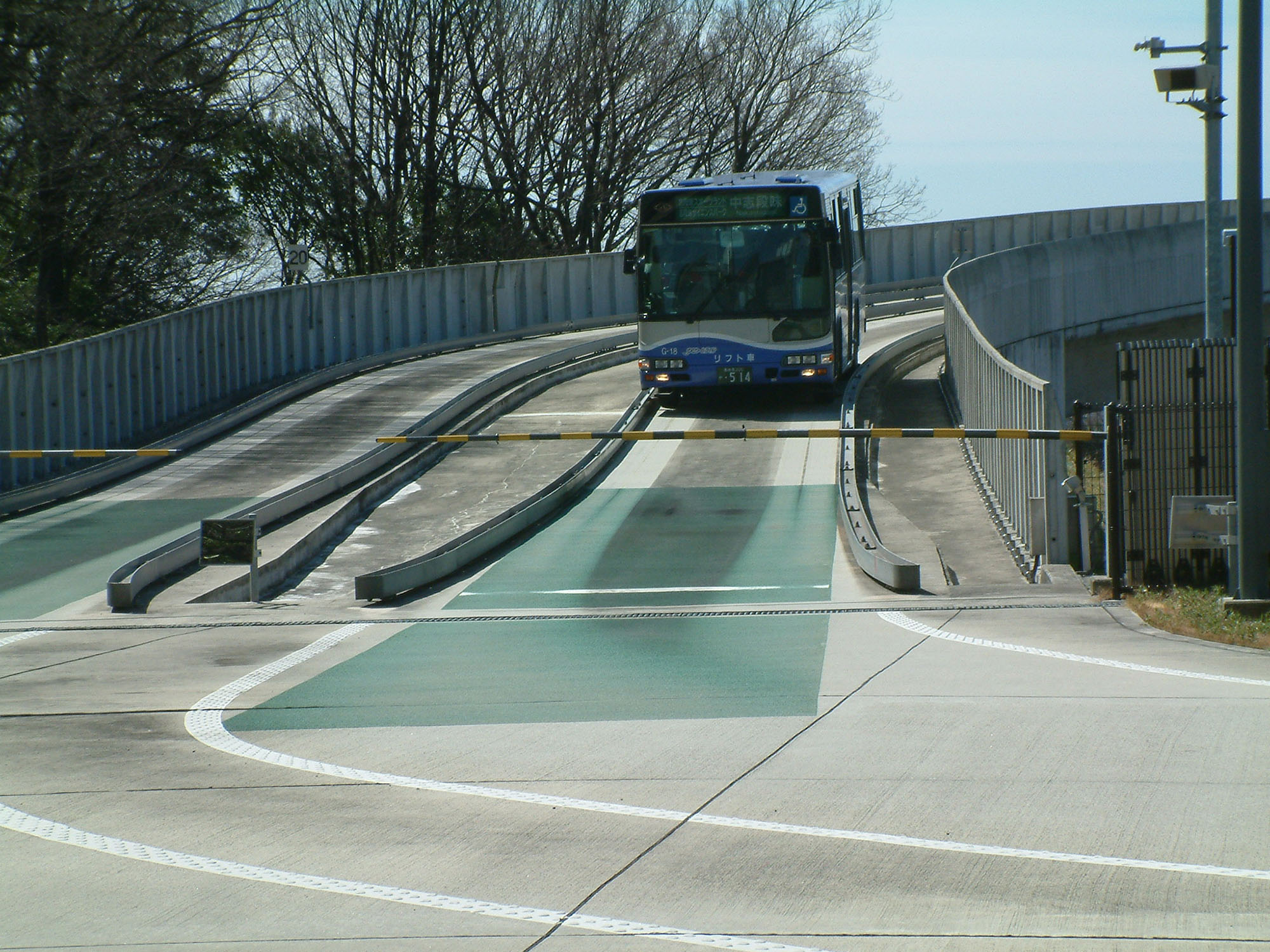 Fig. 22.30 A stopping device at the end of the guideway ensures that the driver re-engages physical steering.