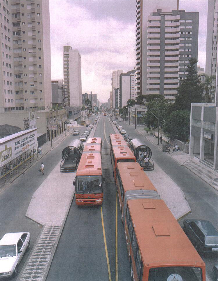 Fig. 22.10 Curitiba utilizes a variety of roadway configurations. Each street’s design depends on the local circumstances.