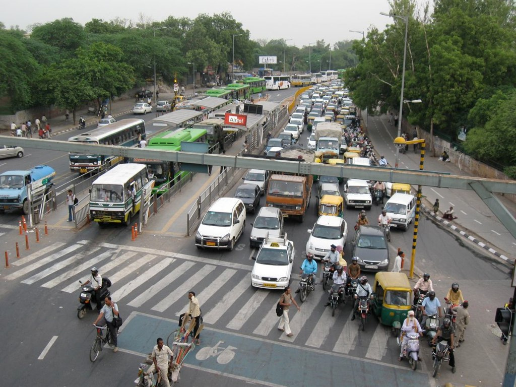 Fig. 6.28 Open busway congestion in Delhi.